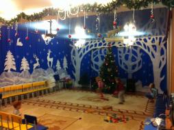 Фотографии музыкального зала, украшенного к Новогодним 
 праздникам.